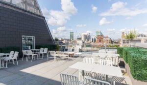 Web 150DPI 20190820 WeWork Dalton Place Manchester 018 580x337 1 300x174