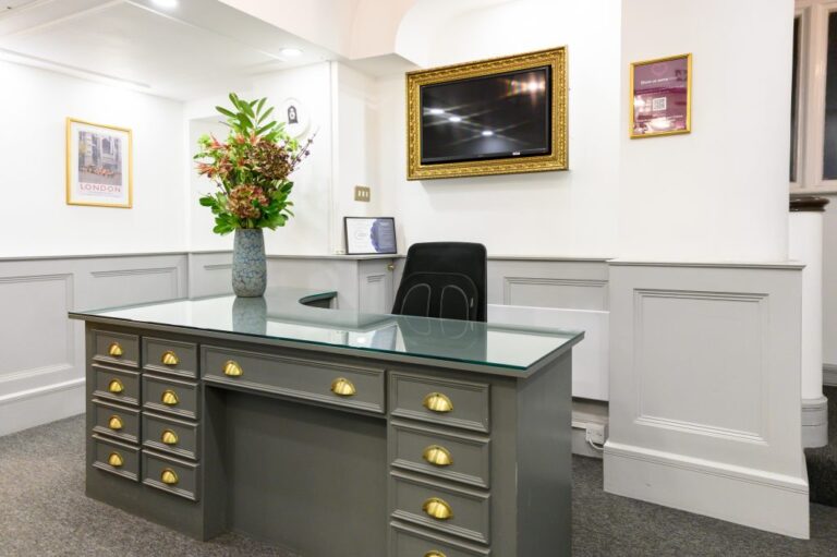 2 victoria palace reception 1024x681 1 768x511