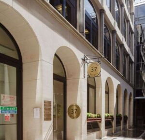 37 lombard st1 full 1 300x290