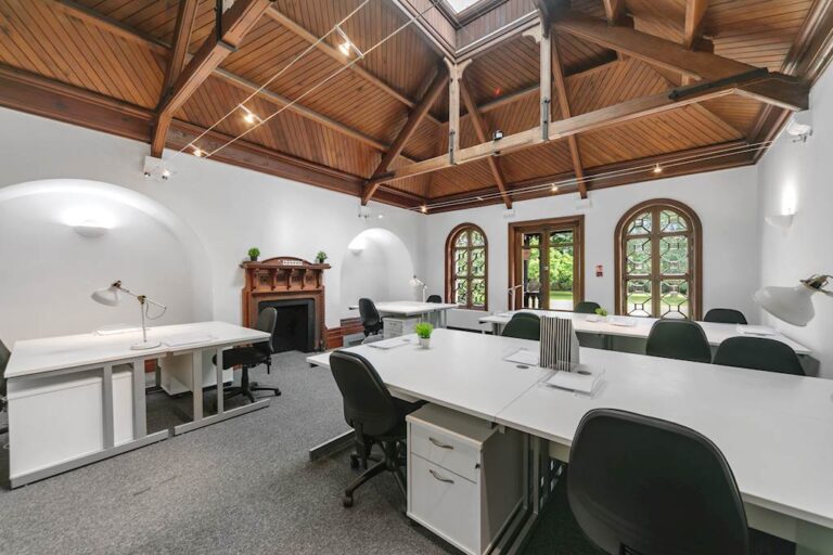 4.Reading office 1 768x512