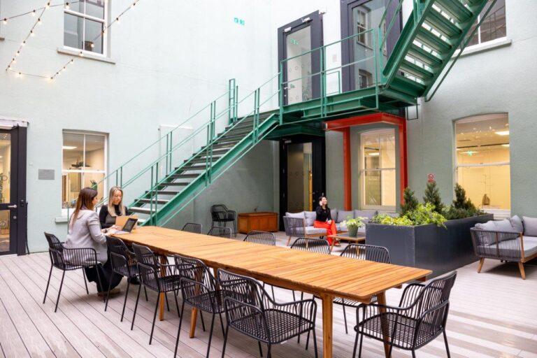Alfred Place Courtyard 5 768x512