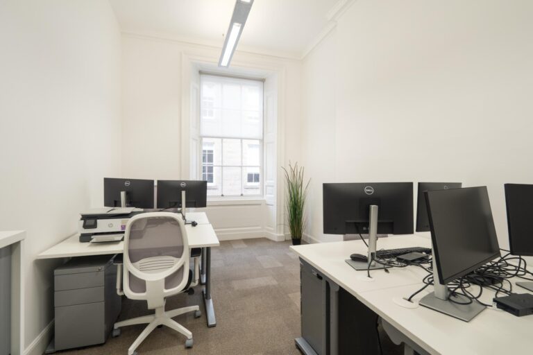 Hill st office 2048x1366 1 768x512