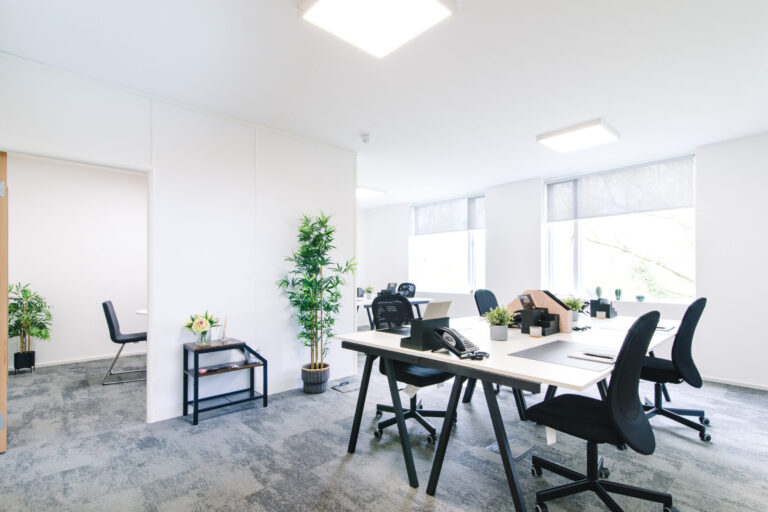 Pure Offices Gloucester Social Size 016 2400x1601 1 768x512