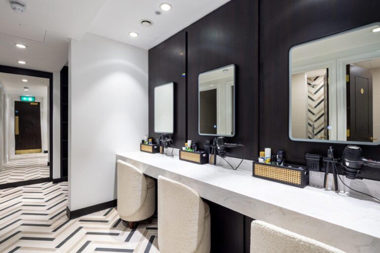 Vanity Room 3 768x512