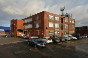 altrincham building 1 300x200