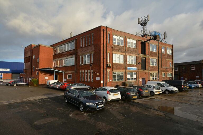 altrincham building 1 768x512