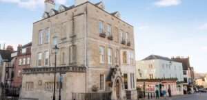 castle hill house castle gates grace withers 300x146