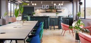 club lounge 450x216 1 300x144