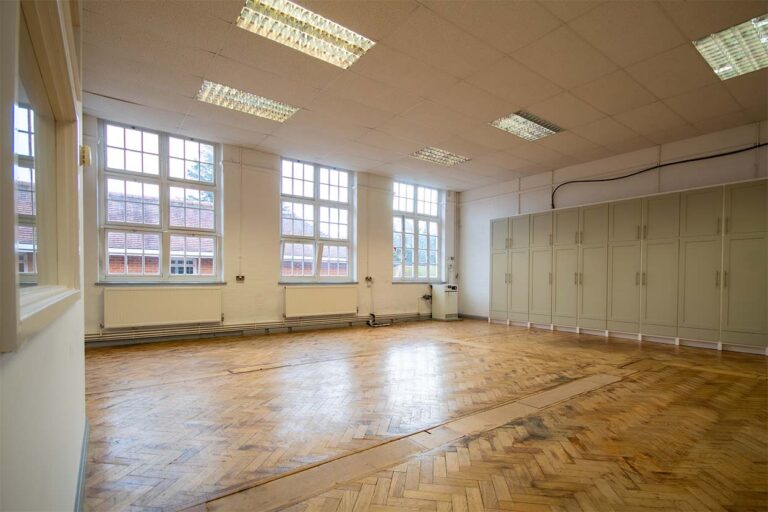 studio medium didcot 768x512