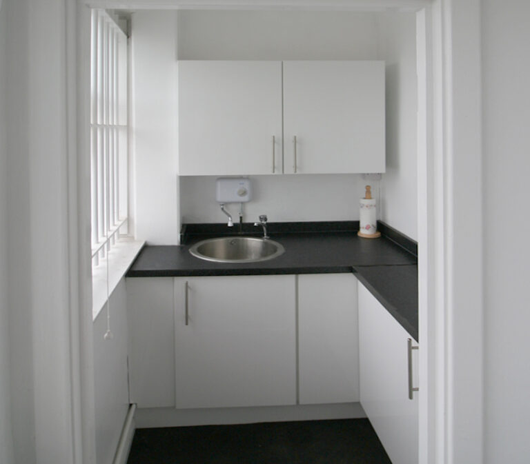 walsgrave shop kitchen 768x673