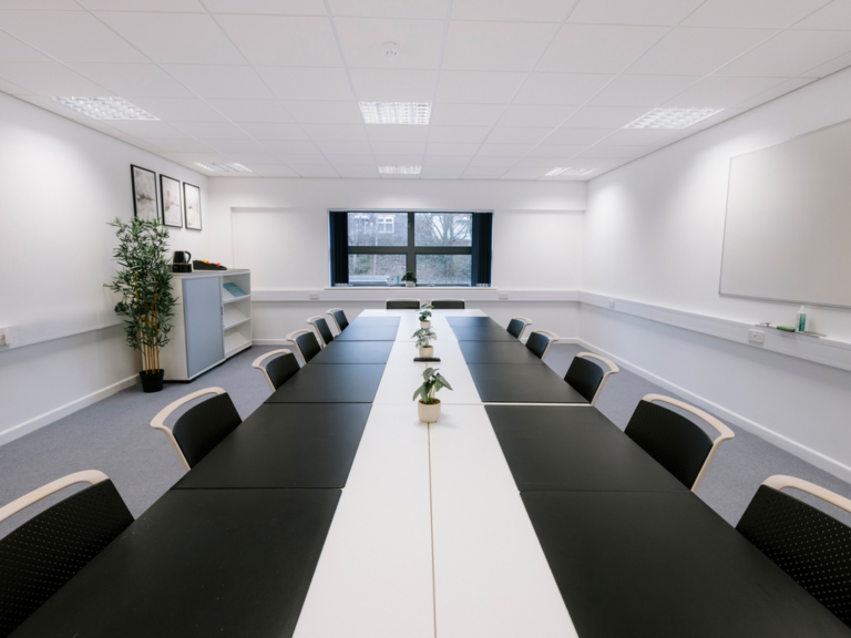 Boardroom.2 4499d114edd6ecdcbaf338397f01a9eb 768x576