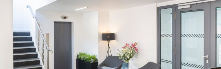 RFP Mantle EH 3000px 0870 Reception 4 min 768x240