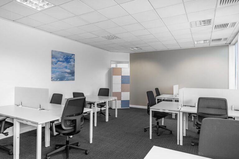 Regus Admirals Park 405 Dartford United Kingdom small office Admirals Park 768x512