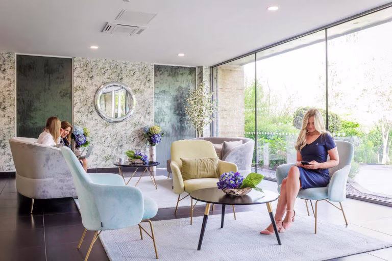 Serviced Office Classic England Camberley Watchmoor Park arena camberley riverside business lounge 768x512