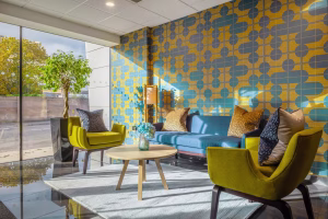 Serviced Office Classic England Southampton 19 Threefield Lane arena southampton threefield house lounge 300x200
