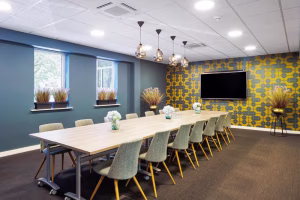 Serviced Office Classic England Southampton 19 Threefield Lane arena southampton threefield house meeting room 300x200