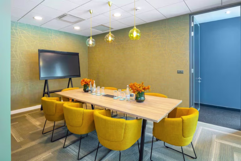 Serviced Office Creative Wokingham Winnersh 100 Berkshire Place arena reading berkshire place meeting room 02 768x512
