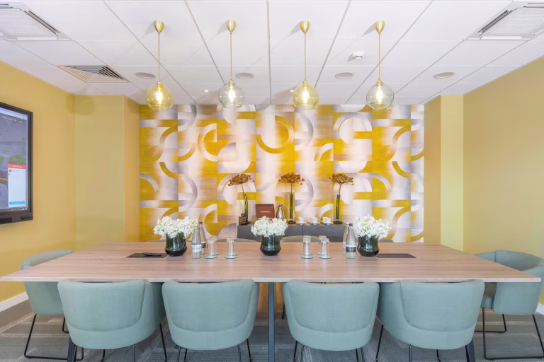 Serviced Office Creative Wokingham Winnersh 100 Berkshire Place arena reading berkshire place meeting room 03 768x512