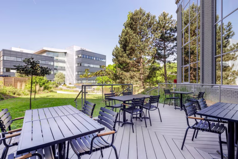 Serviced Office Creative Wokingham Winnersh 100 Berkshire Place arena reading berkshire place terrace 768x512