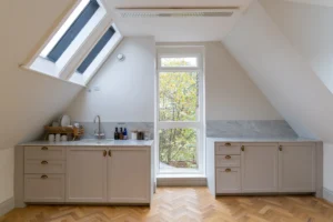 cs topfloorkitchen courtyard l 9550155c3ff0590bb3fd28900790336288 300x200