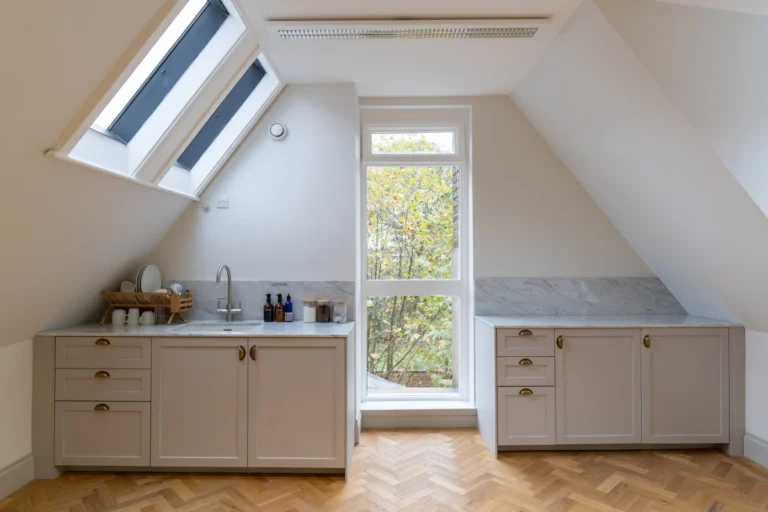 cs topfloorkitchen courtyard l 9550155c3ff0590bb3fd28900790336288 768x512