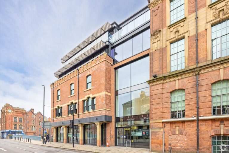 1 Bridge End Leeds Building Photo 3 Large 768x512