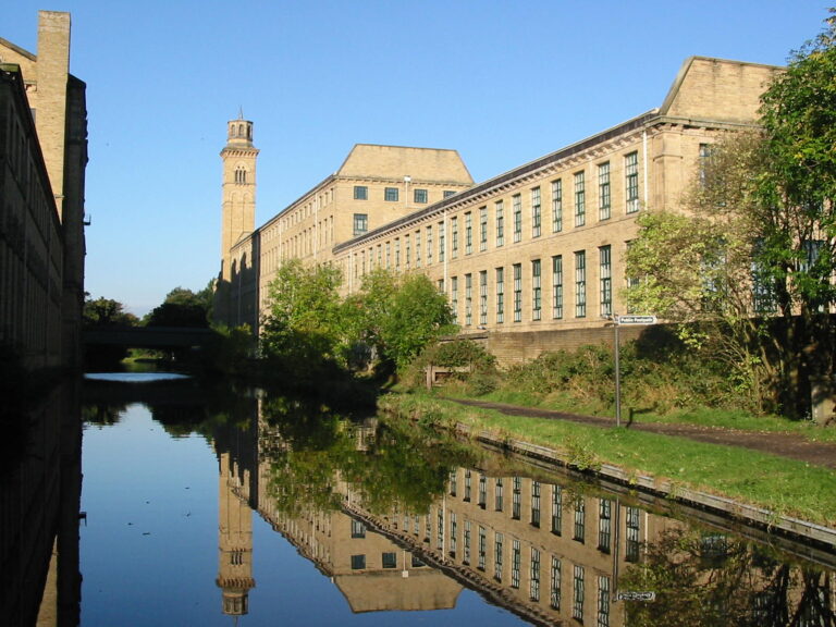 Saltaire from Leeds and Liverpool Canal 768x576